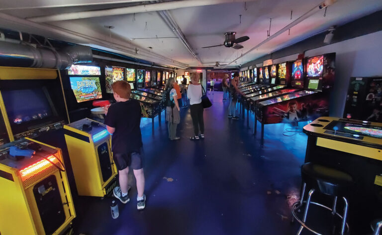 Pinball Jones Arcade